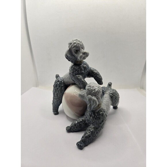 Retired #1258 LLADRO "Playful Dogs" Poodles w/ Ball Porcelain Figurine - Picture 2 of 13